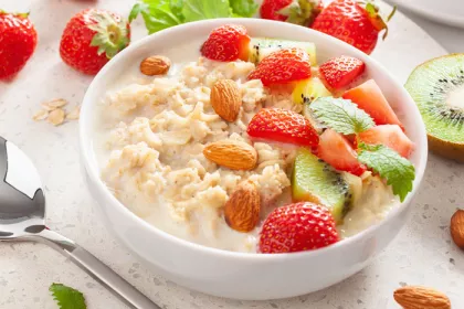 oatmeal with fruit and nuts