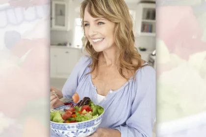 woman eating salad