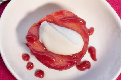 raspberry glazed peaches