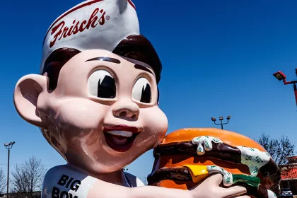 Frisch's Big Boy restaurant storefront