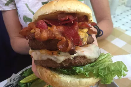 Dave & Buster’s, Uno Among 2016 Xtreme Eating Award Recipients