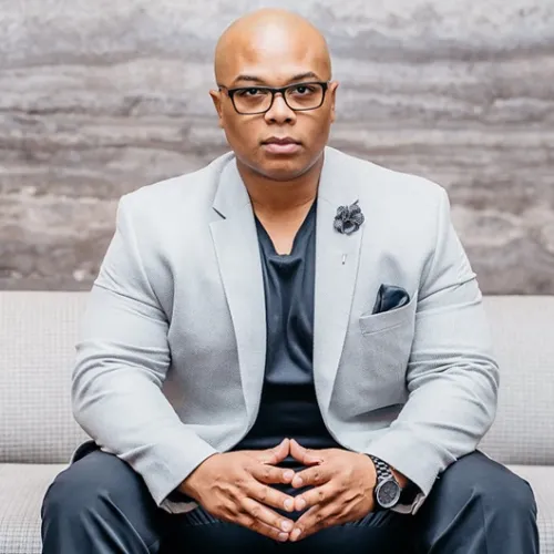 Apollo Woods headshot