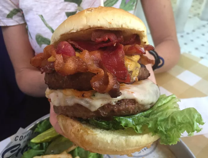 Dave & Buster’s, Uno Among 2016 Xtreme Eating Award Recipients