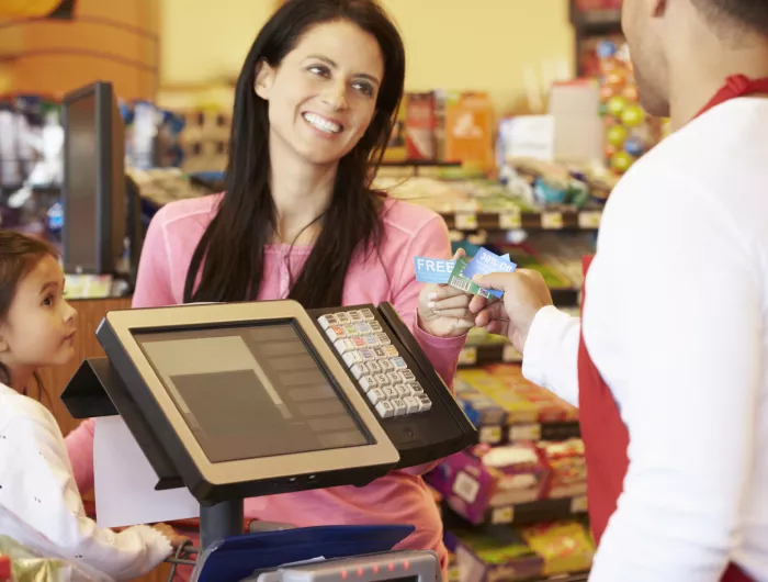Snack, Entrée, and Beverage Options That Meet CSPI Model Nutrition Standards for Checkout