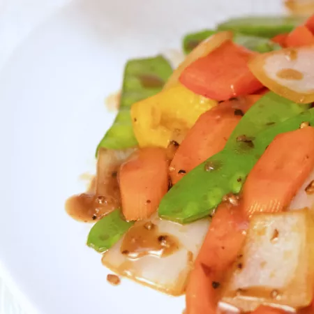 stir-fried vegetables in black pepper sauce
