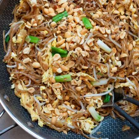 frying pan filled with yuba pad Thai