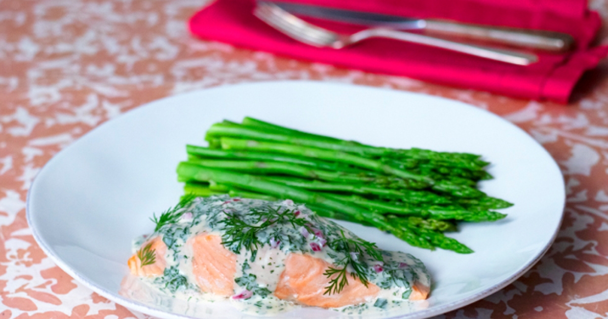 Salmon with Lemon Herb Sauce | Center for Science in the Public Interest