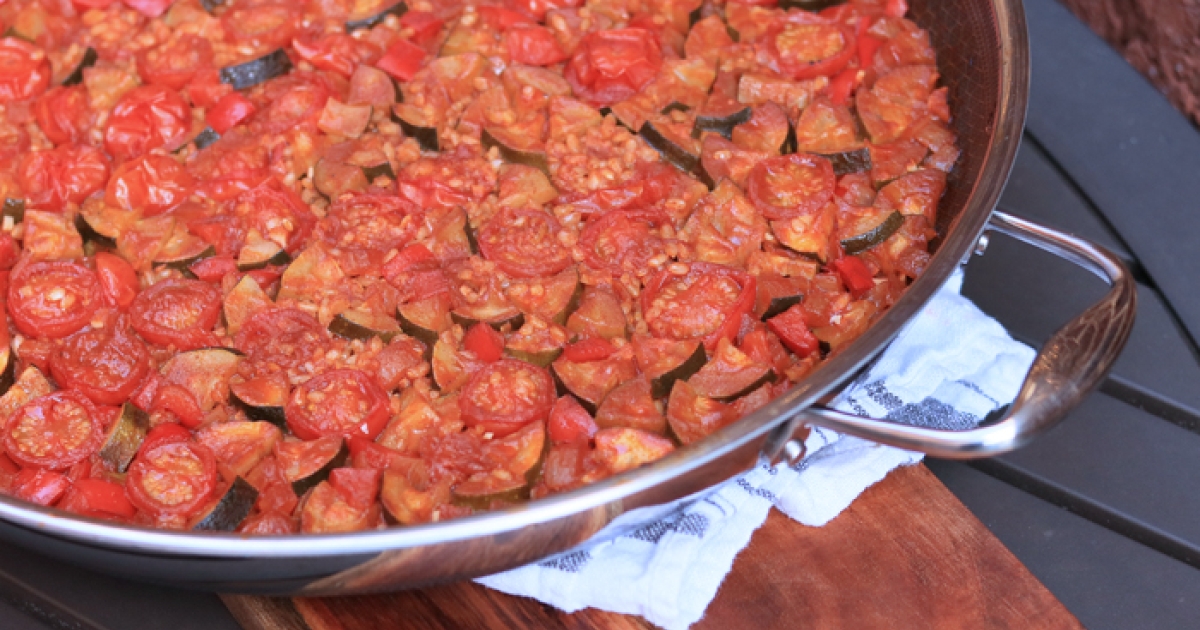 Smoky Veggie Paella | Center for Science in the Public Interest